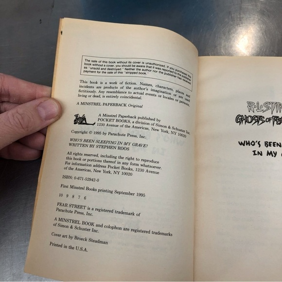 Ghosts of Fear Street: Who’s Been Sleeping in My Grave? By: R.L. Stine book - Picture 2 of 6
